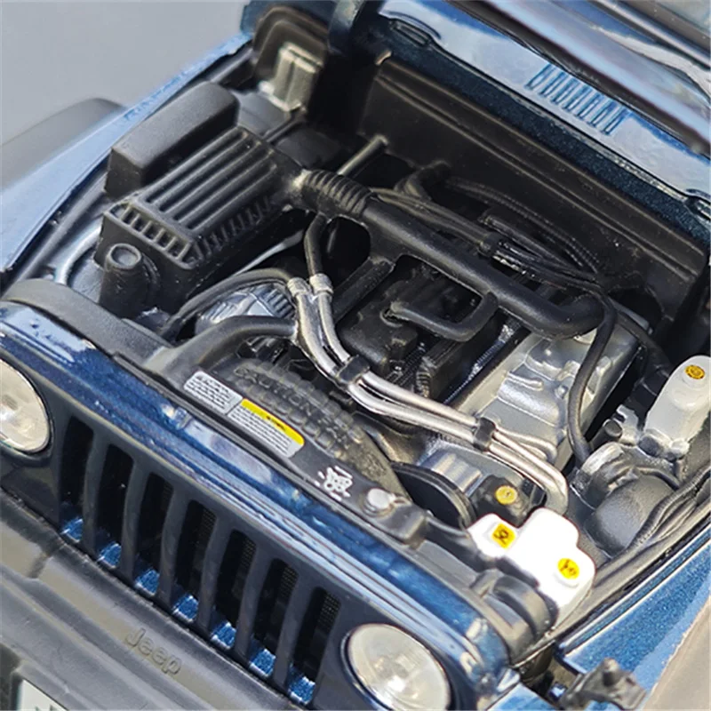 Maisto 1:18 Jeep Wrangler Rubicon coche en miniatura de aleación Diecast Metal vehículos todoterreno modelo de coche colección de simulación juguetes para niños regalo
