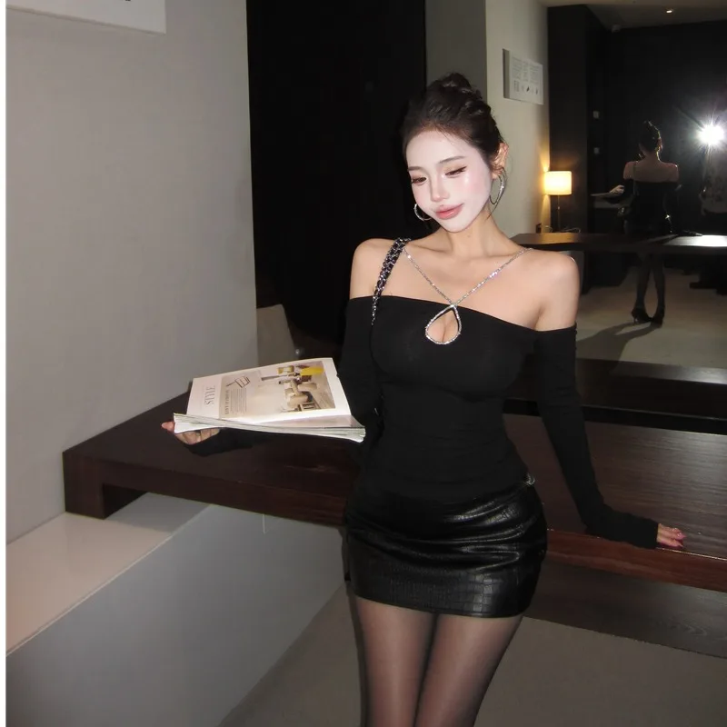 

Sexy Hollow out Knitted One oulder Top And High Waist Skirt Set Women's Faion Slimming Autumn Winter Two Piece Suit