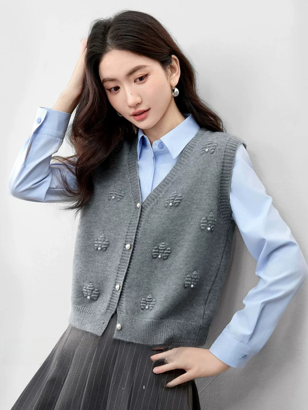 plus Size Knitted Vest Women's Base Shirt Sleeveless Inner Wear Outerwear Trendy Top V-Neck Loose Fit Regular Length Button-Up