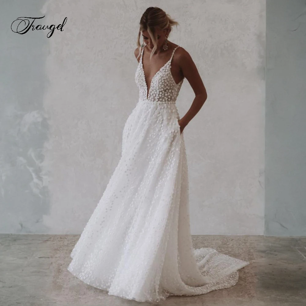 Traugel Sexy Backless V Neck Spaghetti Straps Lace Wedding Dresses Luxury Flowers Court Train A Line Vintage Bridal Gown