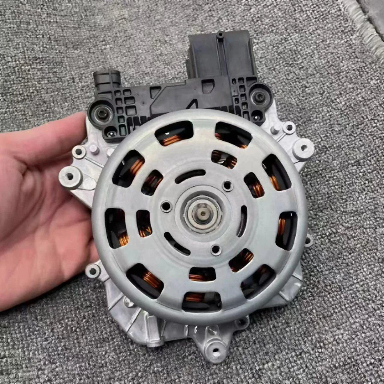 

New Asian Dragon Camry Senna Highlander Lu Lingrui Rongfang Wildlander Electronic fan motor motor