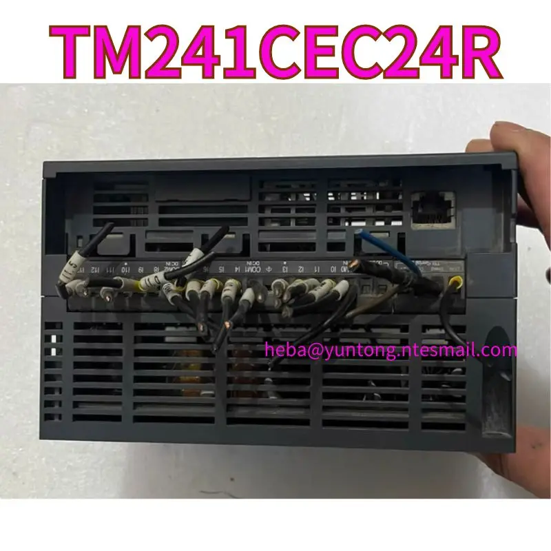 Controlador PLC TM241CEC24R usado Teste OK, entrega rápida