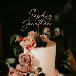 Topper de pastel de boda con nombres personalizados, Corazón Dorado, decoración rústica de fiesta, madera y acrílico