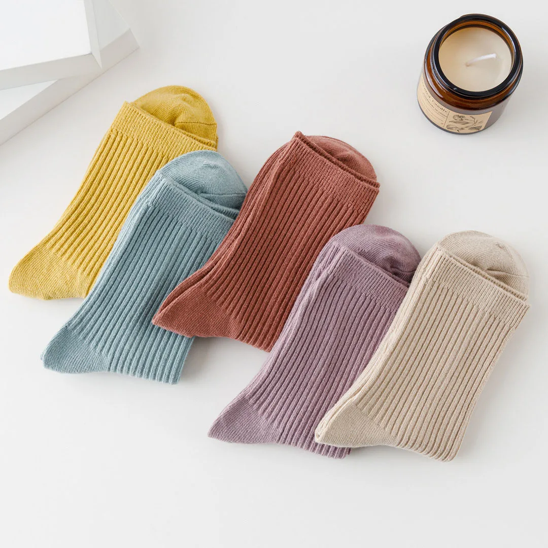 

Socks Woman Girl Winter Fashion Warm Multiple colors to choose from socks Sports absorbent and breathable Soft fabric No pilling