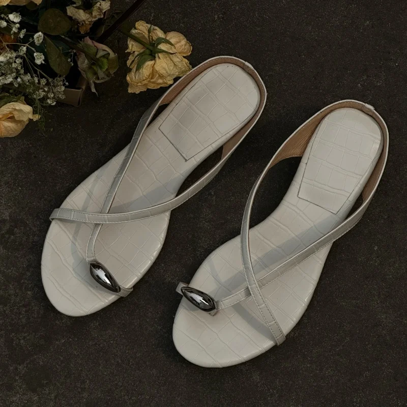 

Summer New Fashion Metal Buckle Flip-flops Flat Open Toe Women's Sandals Slip-On Fashion Chunky Heel Slippers