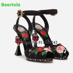 Sandali con tacco Design rosa fiore stampa nera per donna donna Peep Toe cinturino con fibbia alla caviglia Slingback eleganti scarpe da sposa