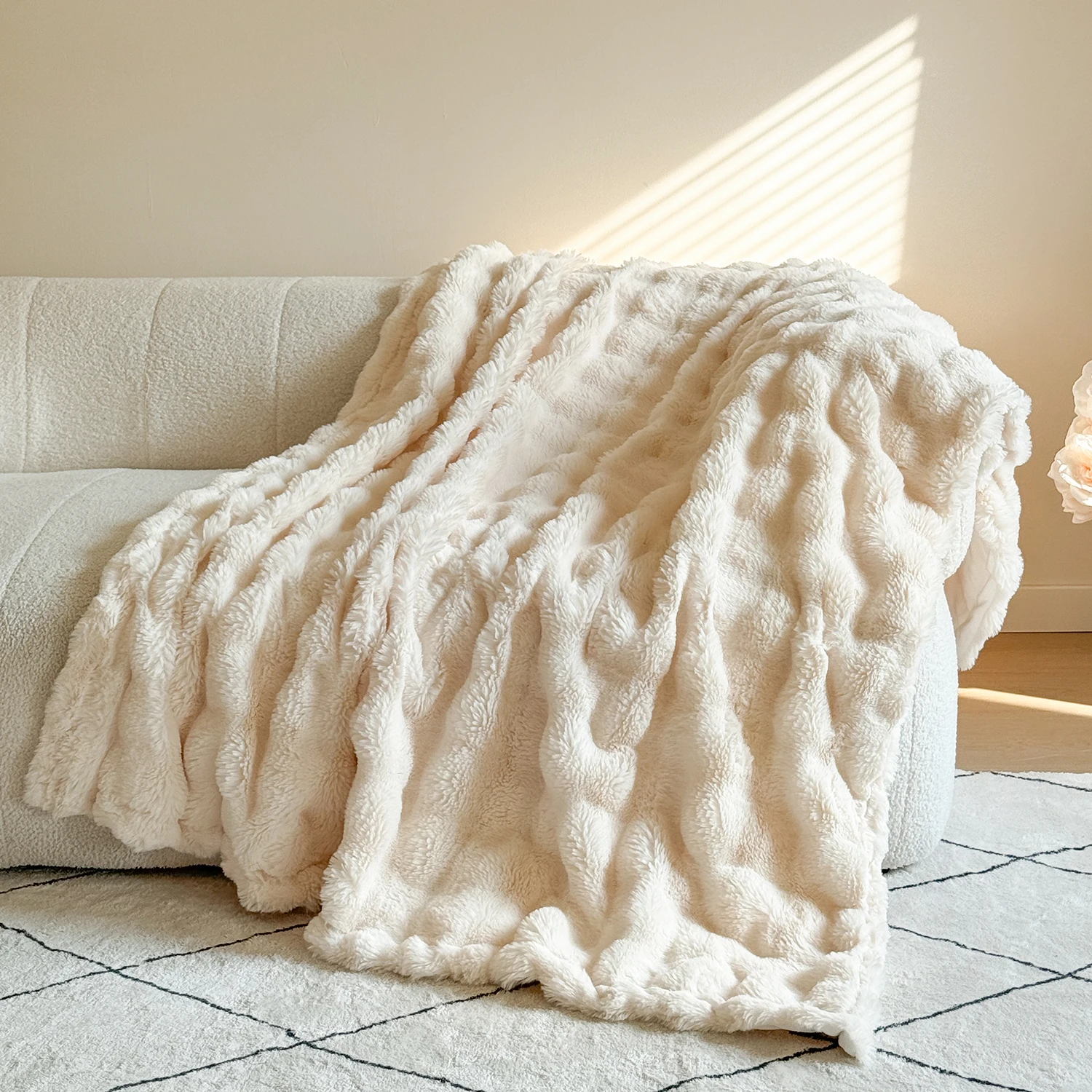 Faux Fur Throw Blanket, 150x200cm Soft Fluffy Bubble Blanket for Couch, Double Sided Luxury Fuzzy Cozy Blanket for Bed Sofa