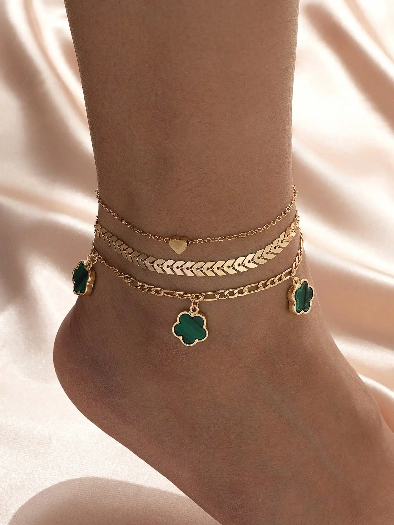 

3pcs Summer Beach Wheat Chain Anklet Set, Includes Sparkling Clover, Heart Pendant Charms (No Gift Box. Due To Handmade Cutting, Bead Quantity May Vary, But Fixed Length Ensures Proper Wear)