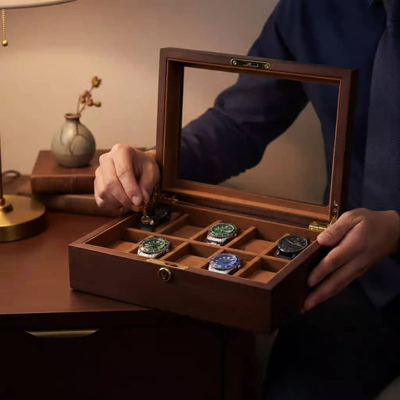 Wooden Watch Box Lacquered Finish Lockable Watch Box Velvet Velvet-Lined for Retailers