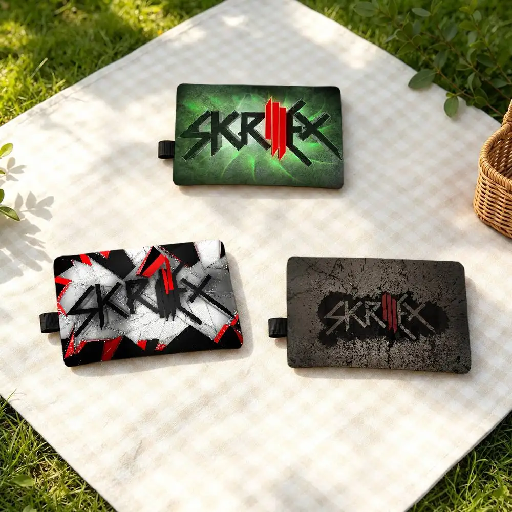 DJ S-Skrillex Zippered Coin Purse With Detachable Carabiner – Mini Coin And Key Pouch