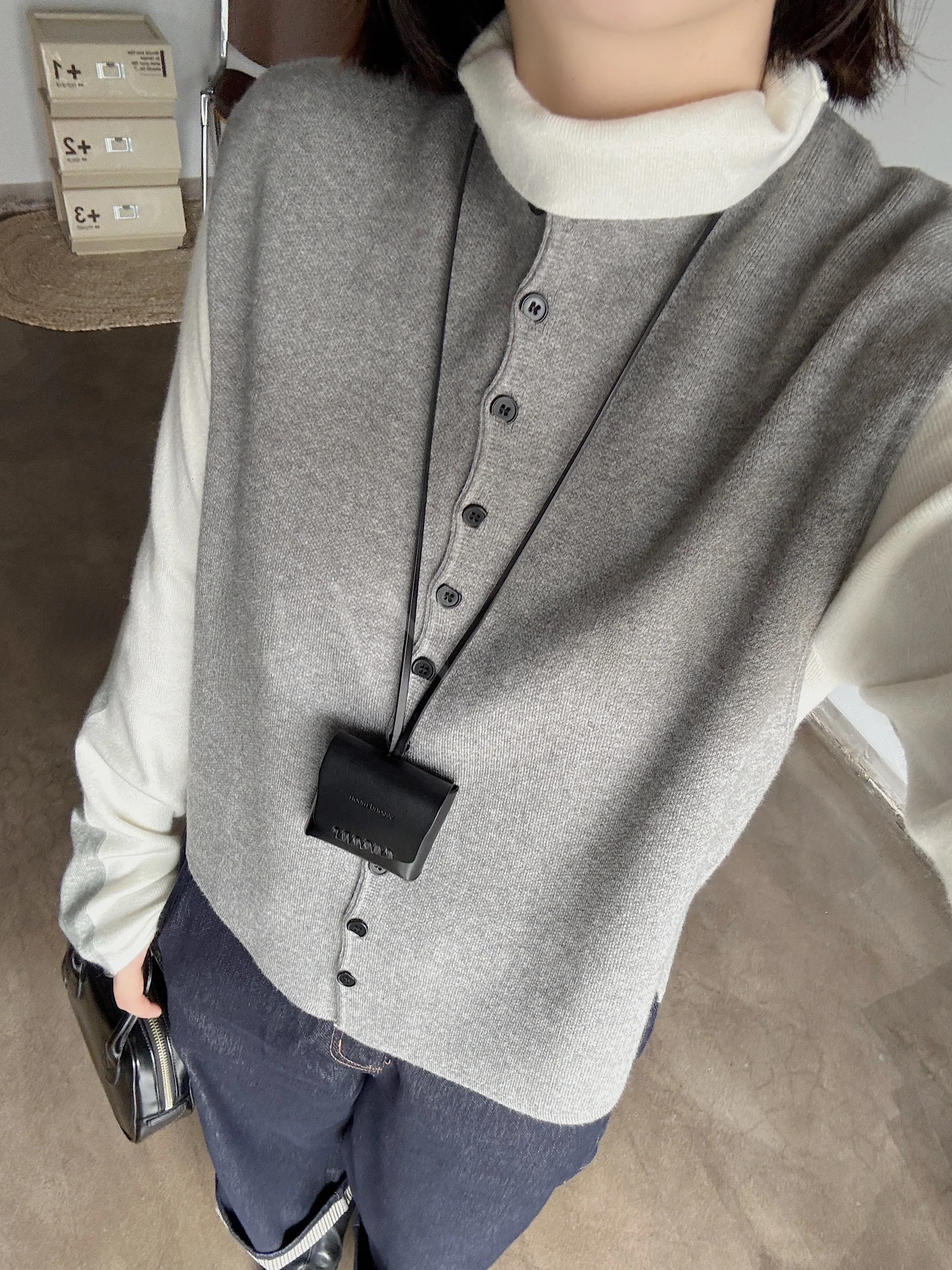 

Универсальный трикотажный жилет высокой плотности с односторонней застежкой на пуговицах, повседневный модный топ с круглым вырезом для ношения под одеждой