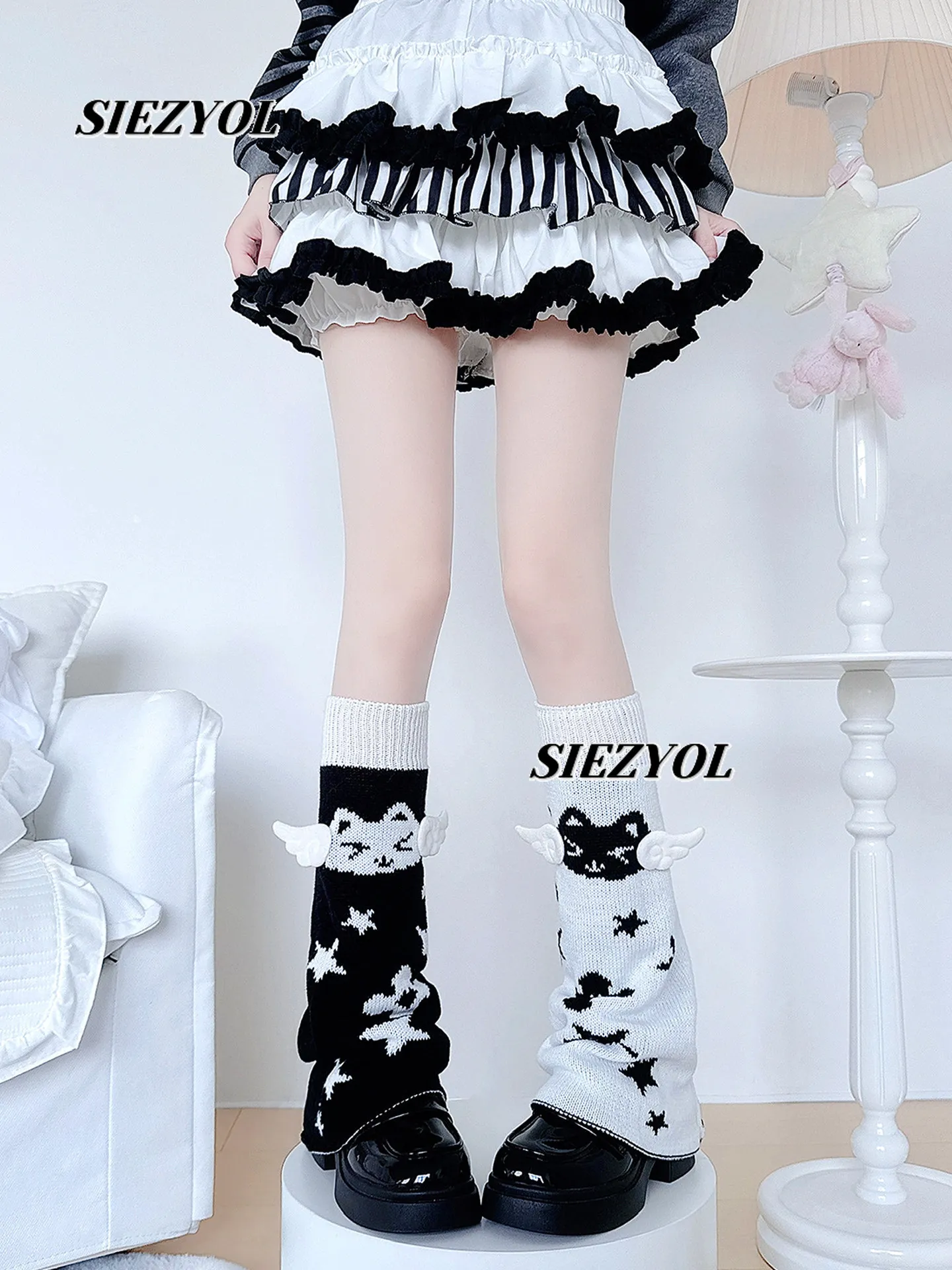 Homemade Sweet Cute Girls Black White Asymmetrical Leg Cover Autumn and Winter Knitted Jk Babes Leg Warmers for Women