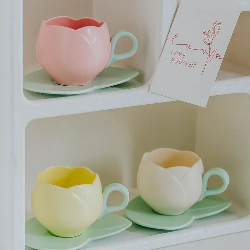 

Tulip Ceramic Mug Cup Coffee Milk Cup with Handle Flower-shaped Coffee Milk Mark Cups Saucers Plate Set Drink Cups 350ML