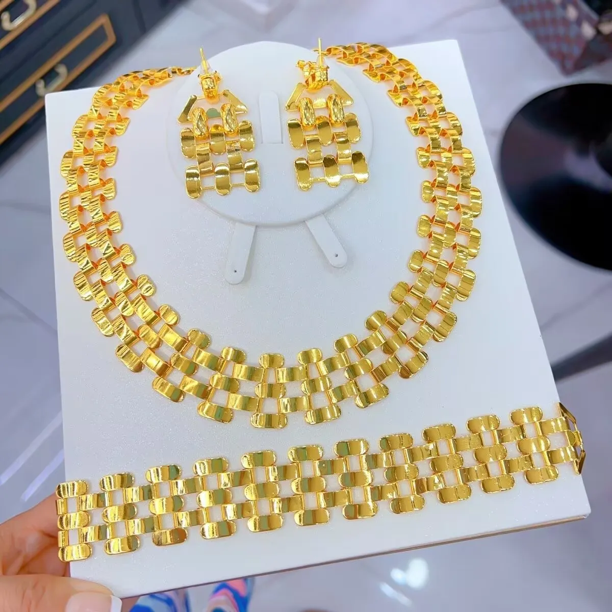 

New European Dubai 24K Gold Plated Necklace Earrings Bracelet Wedding Party Gift Jewelry Set for Lovers YY10630