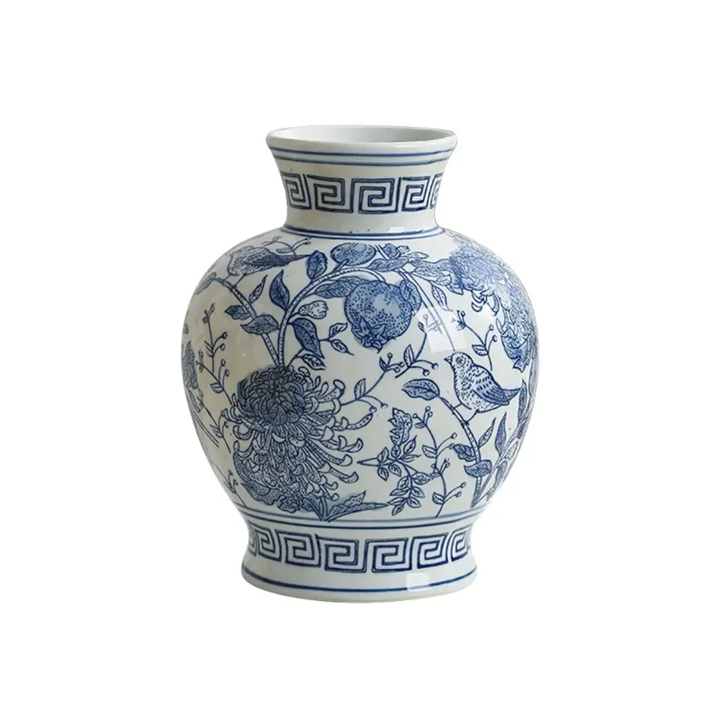 Blue and White Porcelain Chinese Vintage Vase Ceramic Handicraft Porcelain Bottle Flower Vase Home Decoration Accessories