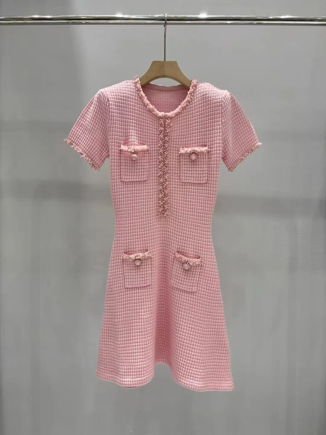 

2025 spring/summer new women's fashion short-sleeved round neck beaded pink dress