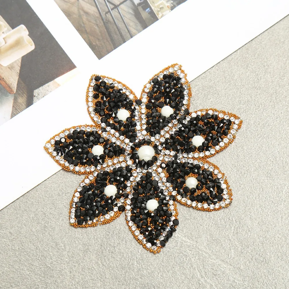 Korean Rhinestone Flower Brooch for Women Crystal Floral Applique Fabric Corsage Clothing Fashion Decoration Accessories Jewelry