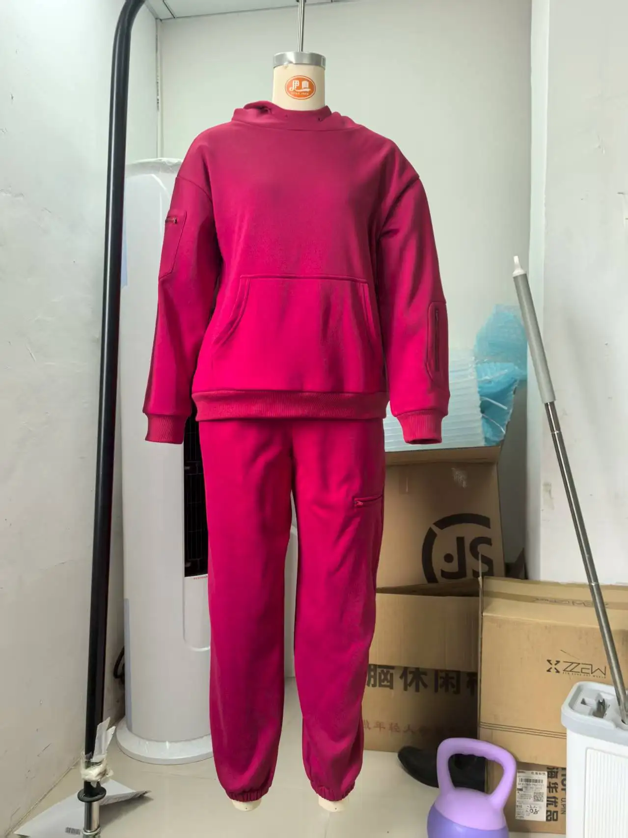 

New Autumn/Winter Fashion Casual Long Sleeve Solid Color Loose Fit Hoodies + Eastic Waist Straight-Leg Pants Set,6 Colors