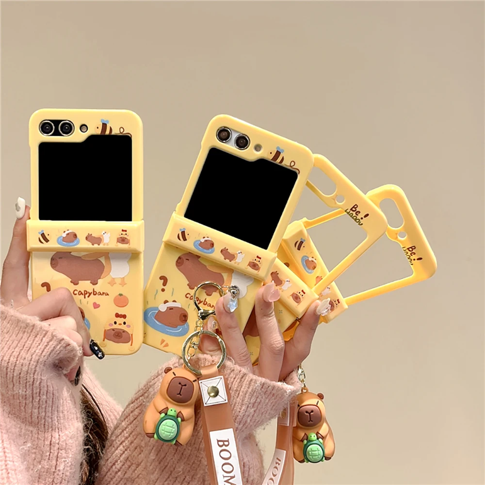 Cute Cartoon Capybaras with Pendant Phone Case for Samsung Galaxy Z Flip 3 4 Z Flip 5 6 5G PC Hard Anti-drop Back Candy Cover