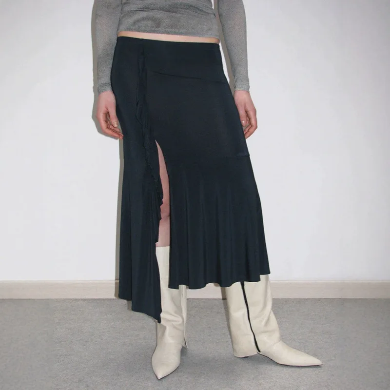 

Платье Paloma из шерсти цвета индиго с эластичной талией, асимметричным подолом и универсальным кроем, классическое, из регенерированной целлюлозы.