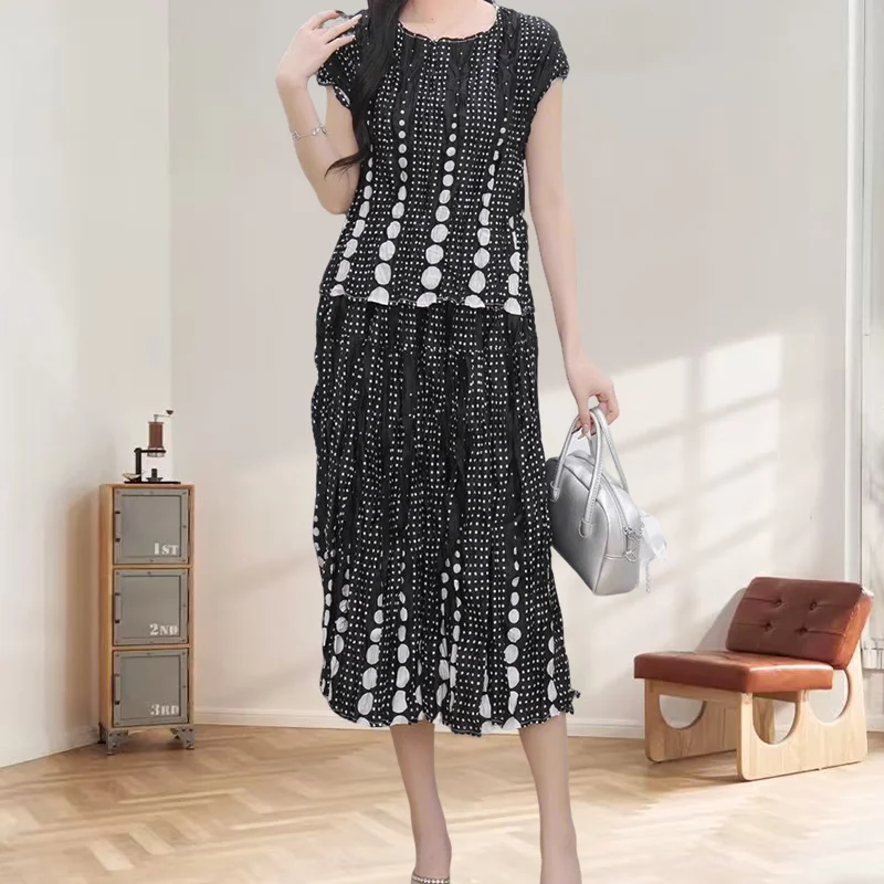 

Miyake Pleated Skirt Suit Fashion Fold Suit Women Design Sense Simple Retro Elegant Pullover Pleat T-shirt Polka Dot+Half Skirt