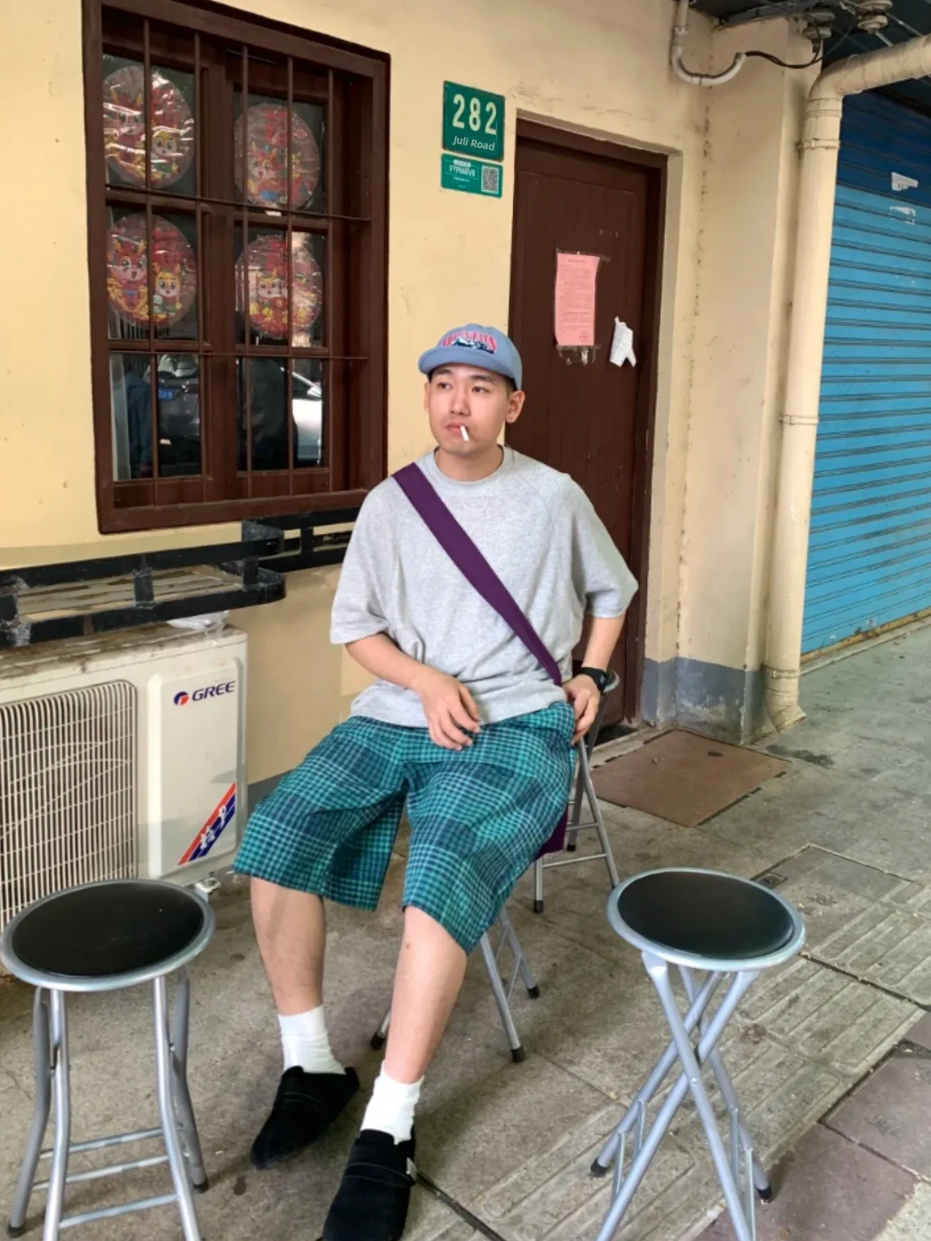 레트로 일본 블루 격자 무늬 5 점 바지 남성과 여성을위한 느슨한 스트레이트 캐주얼 여름 반바지 무릎 길이 높은 허리