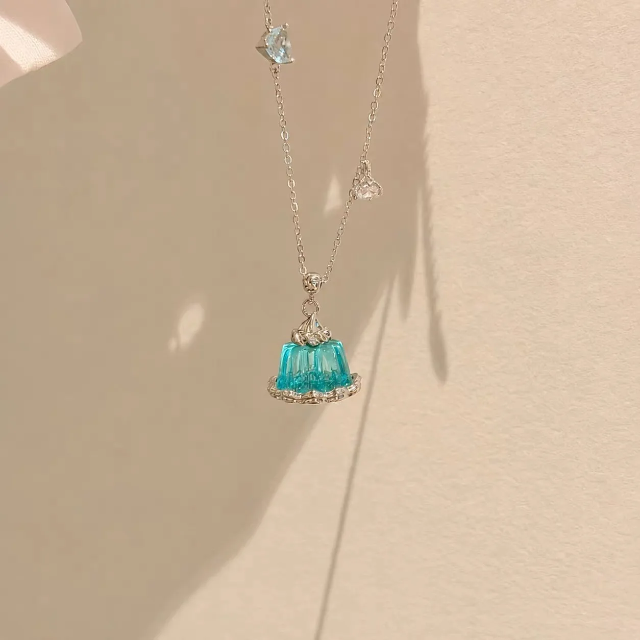 Sweet Strawberry Cake Pudding Necklace Rings for Women Unique Blue Crystal Dainty Clavicle Chain Fashion Jewelry Accessory