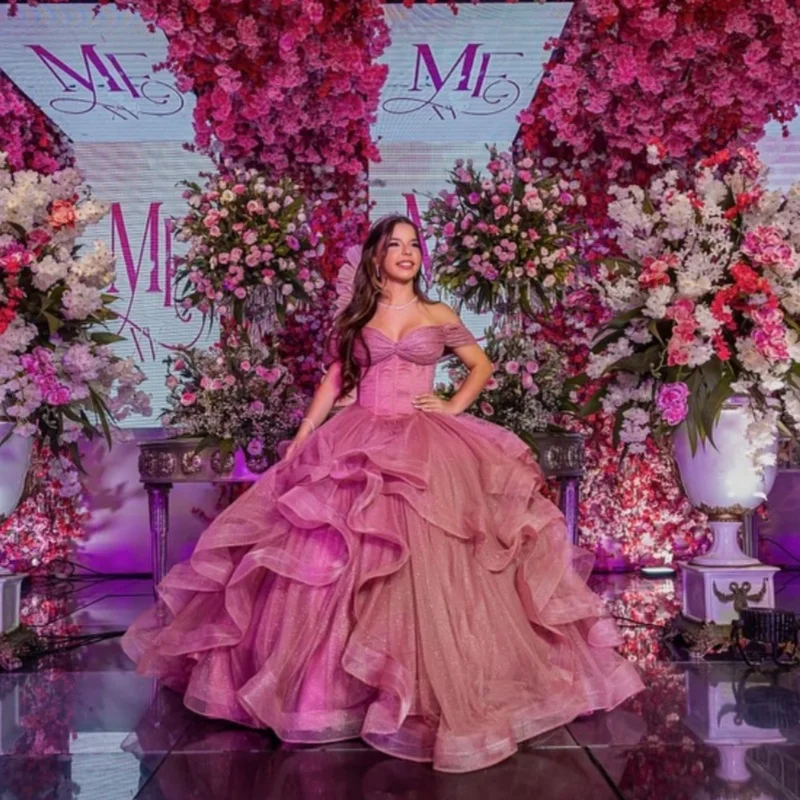 

Shiny Pink Quinceanera Dress Lace layering off-shoulder crystal decal Tull vestidos de 15 Quinceanera ﻿Customized