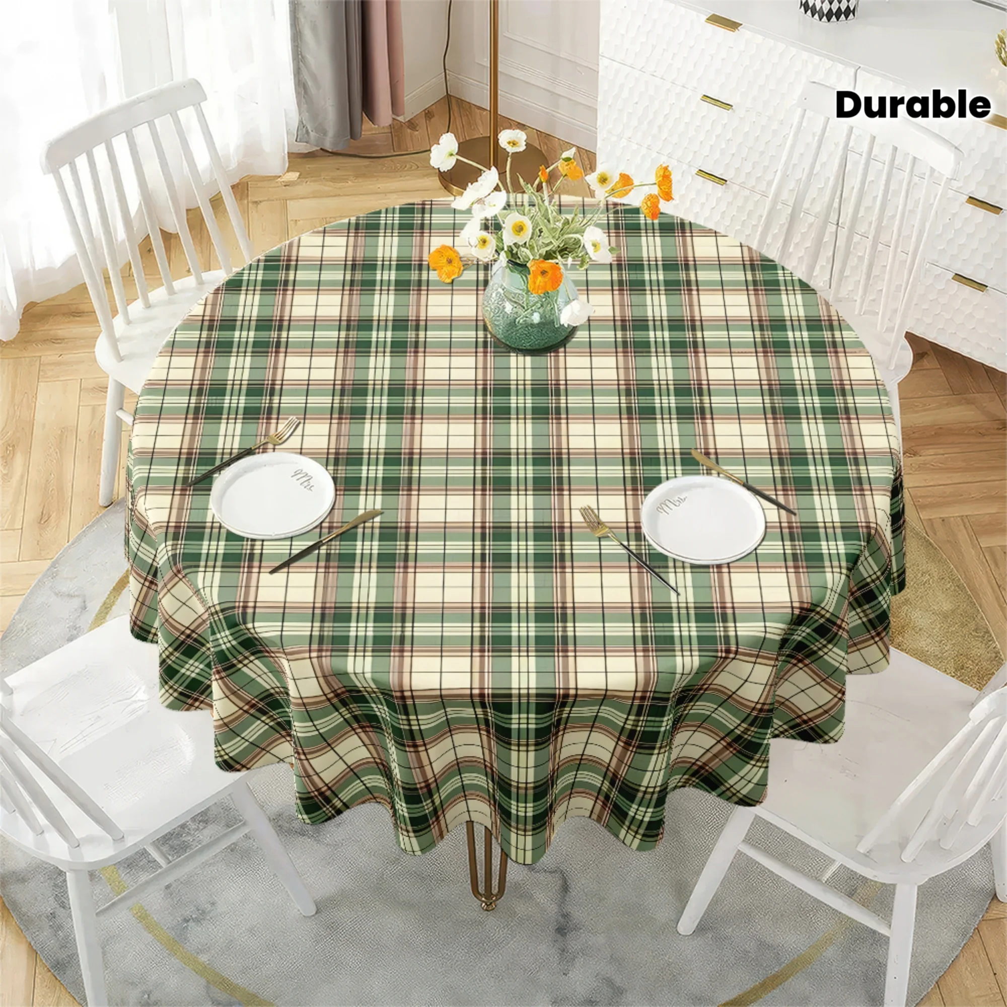 One set of Shuglan co-ordined checkered round tablecloth. Vibrant colors, durable fabric. Must-have for picnics.zyc