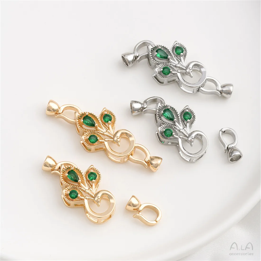 

14K Gold Inlaid Green Zircon Peacock Pearl Buckle Handcrafted DIY Pearl Necklace Sweater Chain Connecting Buckle C007