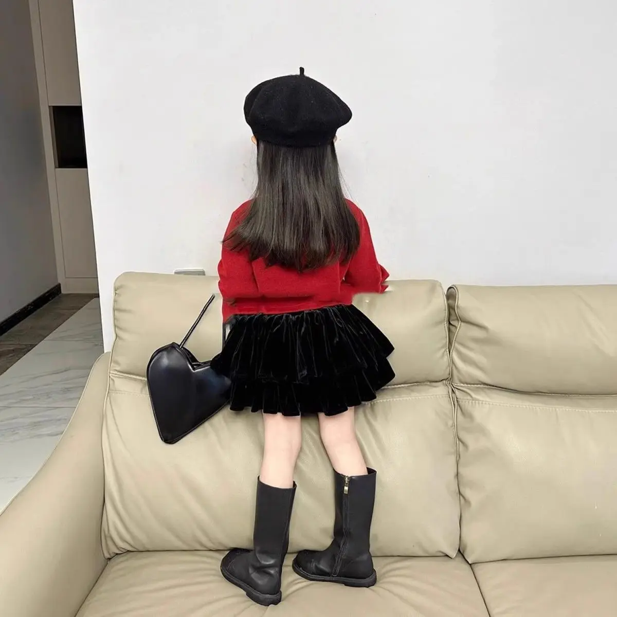 Autumn and Winter Girls\' Velvet Half-body Cake Skirt 2024 New Baby Girl Versatile Foreign Pleated Half-body Short skirts