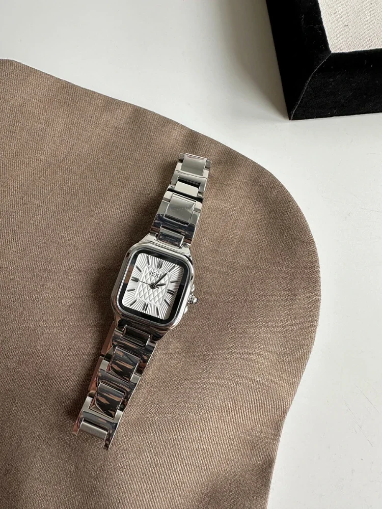 Women's watch Luxury temperament high-grade niche steel band square Ladies' watch female students retro quartz watch for women