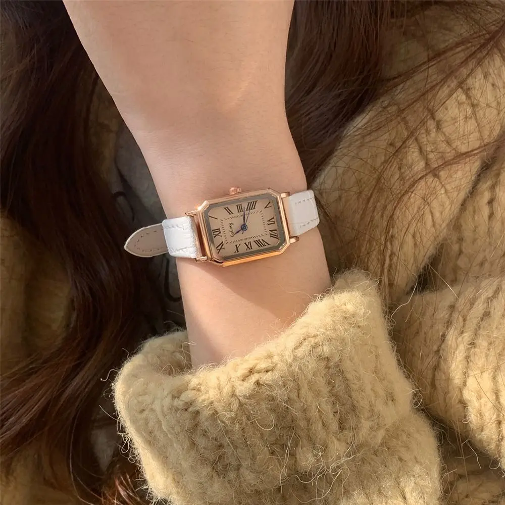 ساعة كوارتز نسائية أنيقة محمولة بسيطة ساعة معصم نسائية رائعة مزخرفة ساعات عمل للسيدات للاستخدام اليومي