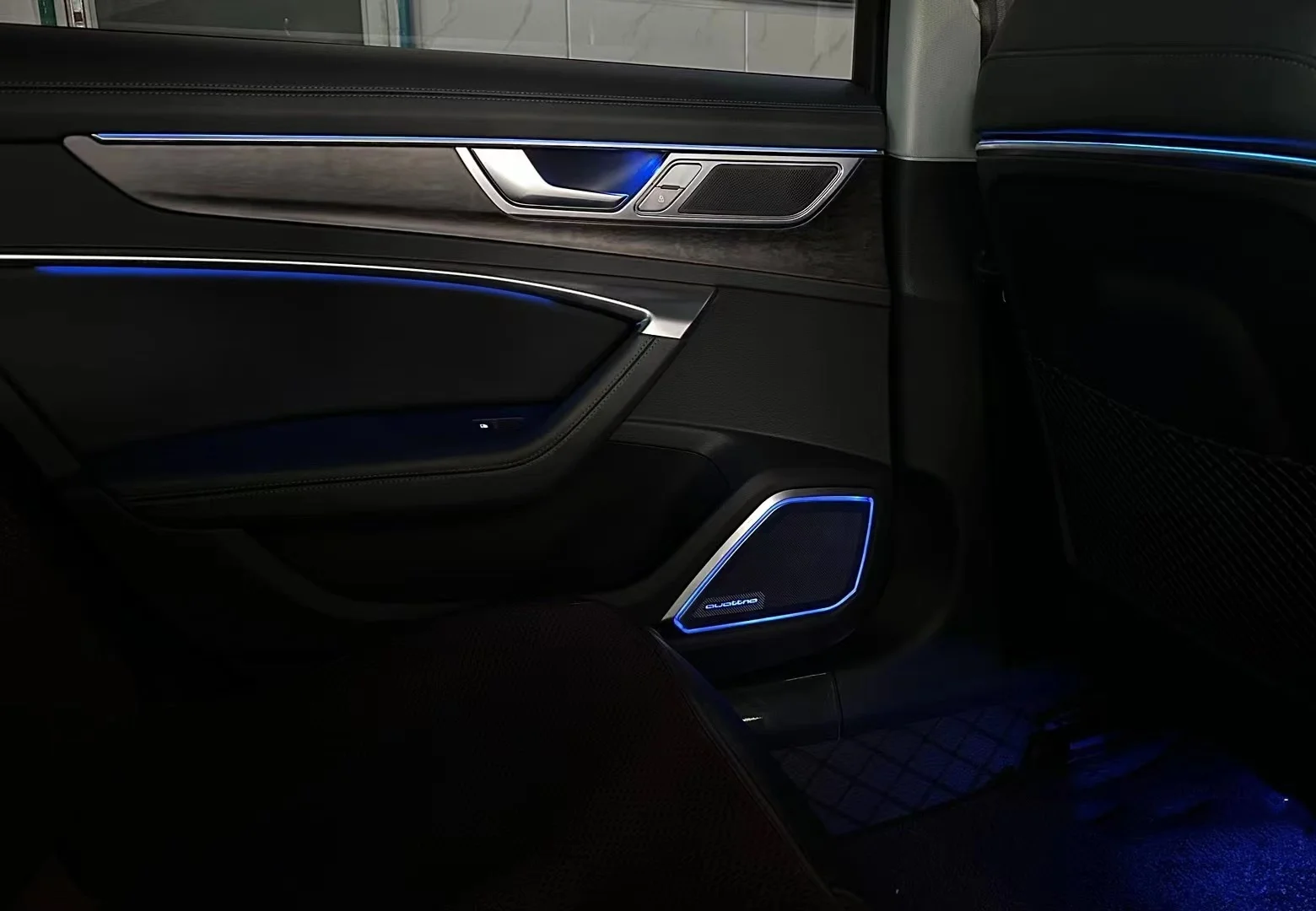 Per Audi A6 C8 A7 C8 S6 S7 copertura dell'altoparlante della porta luce dell'atmosfera