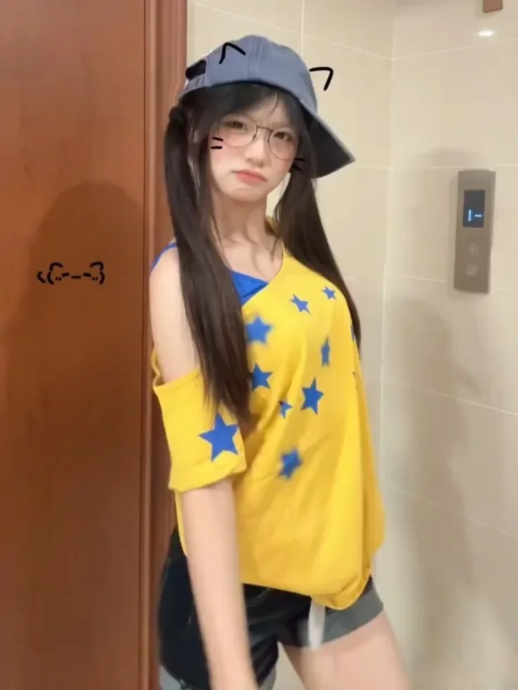 Harajuku Y2K تي شيرت بلوزات غير مغطية للكتف الرسم 2000S المرقعة قصيرة الأكمام تي شيرت اليابانية كبيرة الحجم وهمية قطعتين