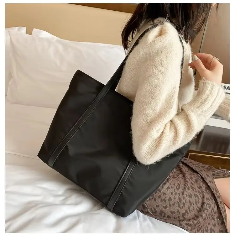 

2025 Новая модная простая женская сумка через плечо большой вместимости, дорожная сумка-тоут