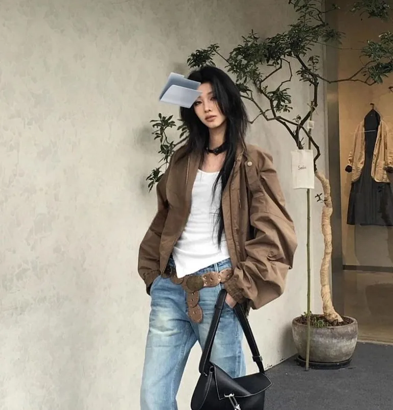 

Куртки-бомберы Женская куртка Коричневая осенняя шерстяная прикрашенная приталенная праздничная романтическая милая женская изящная на открытом воздухе