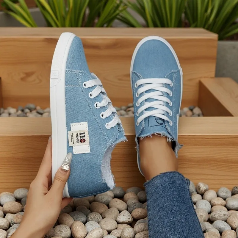 2026 Spring and Autumn Women's New Comfortable Vintage Round Toe Lace Solid Color Flat Shoes Women Fashinable Vulcanized Shoes