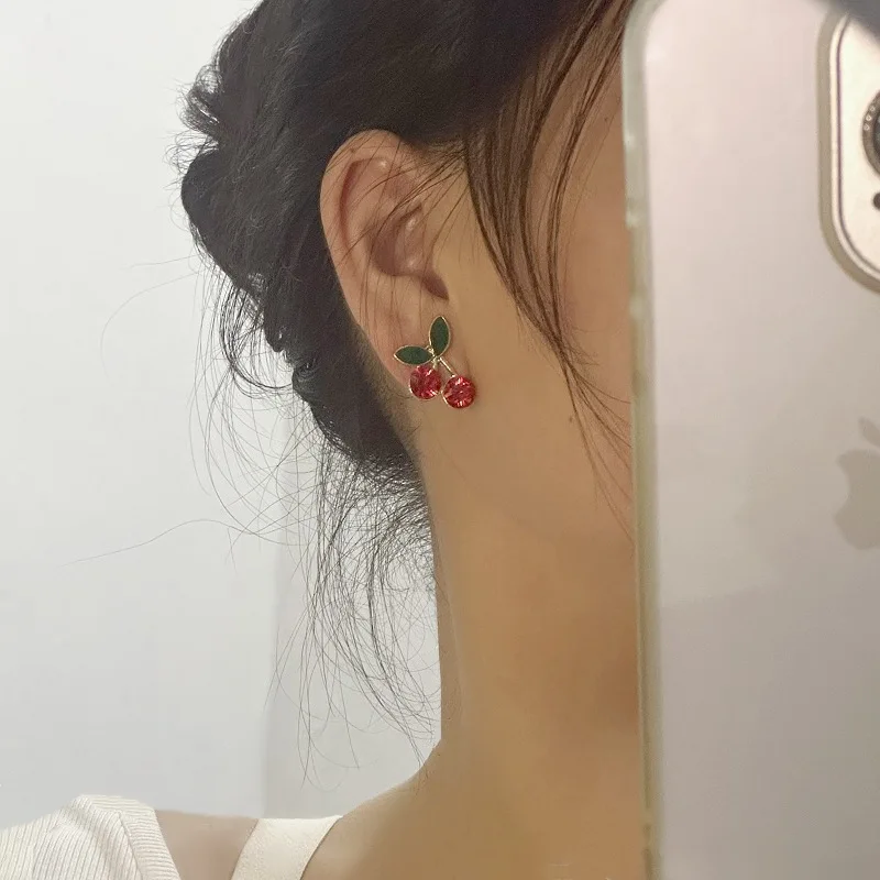 Pendientes de cereza dulce para mujer, pendiente de tuerca de fruta de cereza roja, chica linda, Simple, edición exquisita, joyería de diseñador de