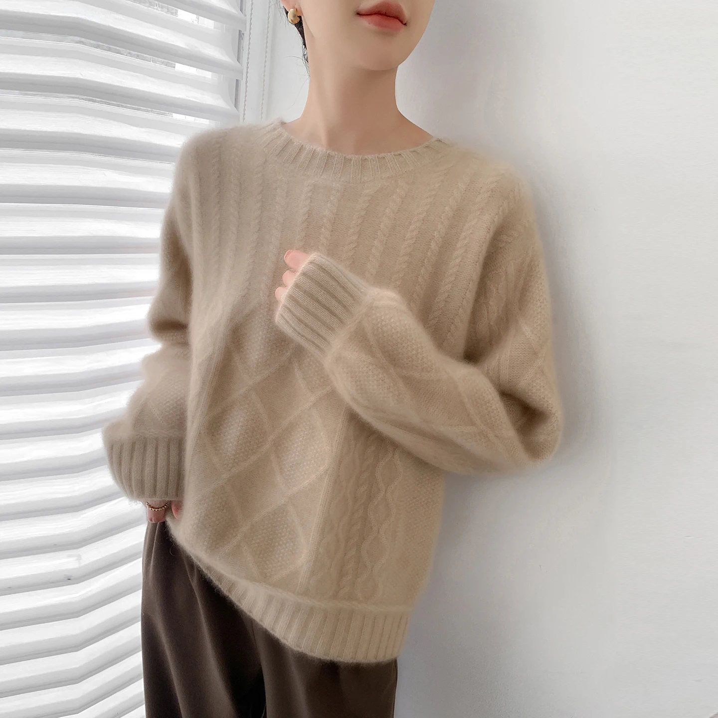

100% Merino Wool Coat Women's O-Collar Thicken Knitted Pullover Fashion Twisted Long Sleeve Tops Autumn Winter New Warm Sweater