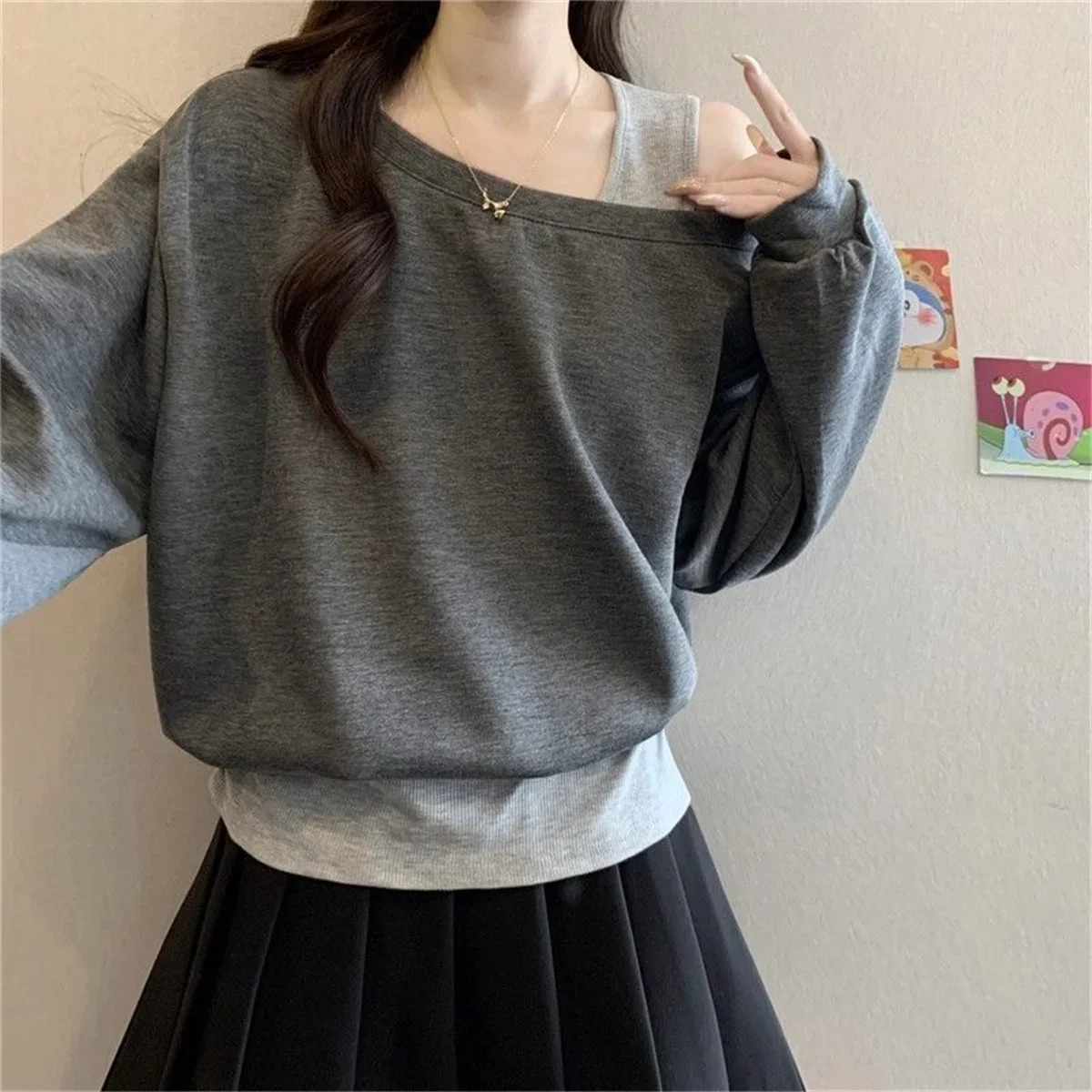 Neuer koreanischer Stil, langärmeliges, schulterfreies Charme-Sweatshirt für Damen, Übergröße, einzigartiges Design, vielseitiges Herbstmode-Oberteil – Detail 17