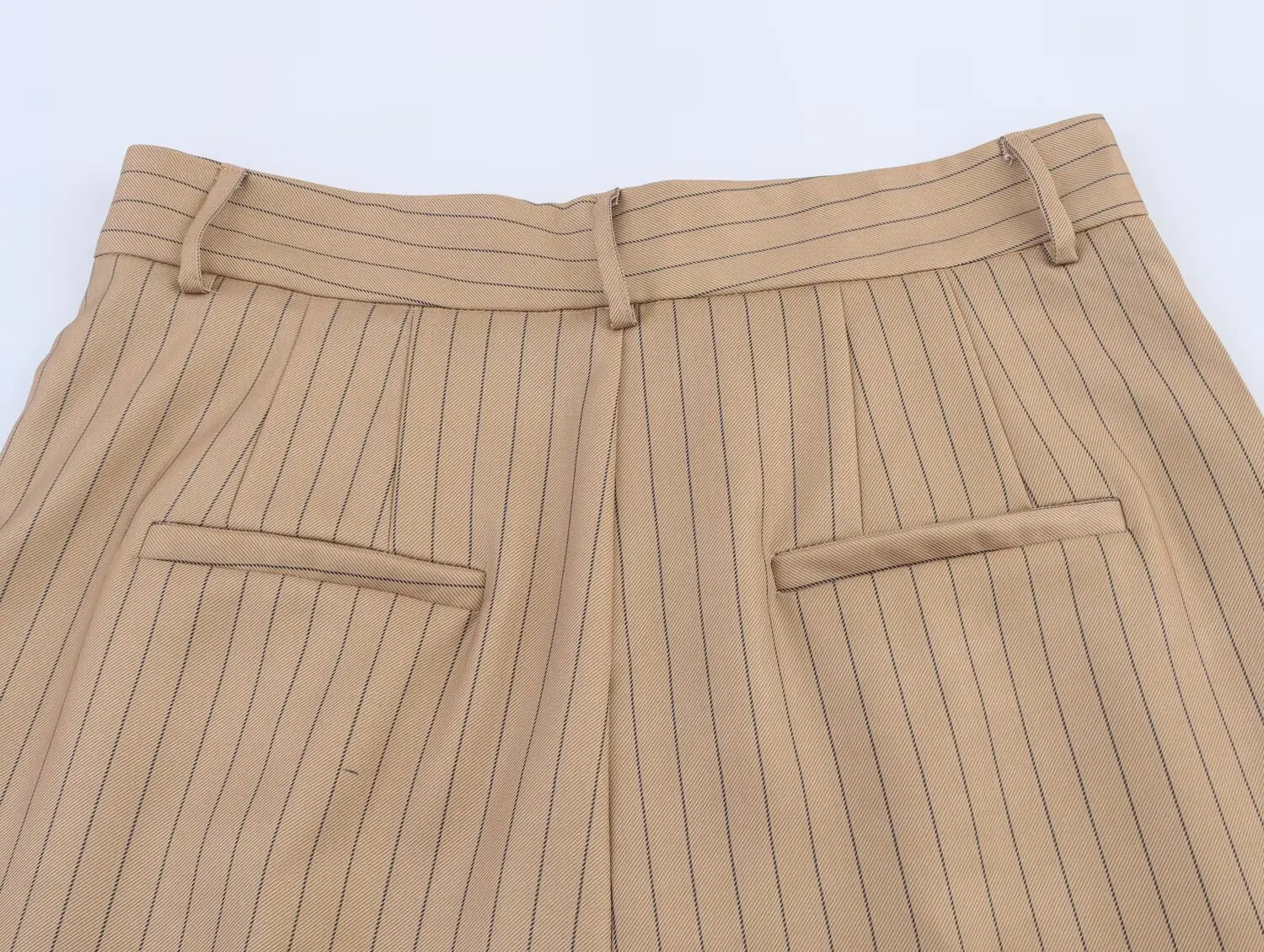 ملابس نسائية جديدة لطيفة على الطراز الأوروبي والأمريكي، سراويل مستقيمة فضفاضة مخططة من الكتان