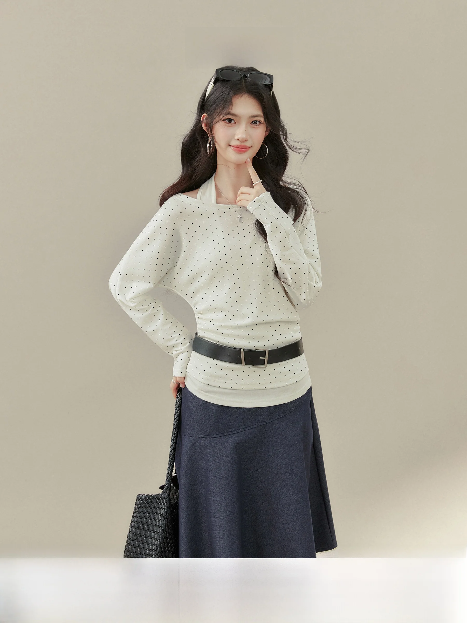 

Long Sleeve Neck Hanging Dot Pattern T-Shirt Women's Spring Autumn New Style Inner Wear Casual Slim Fit Top by Wang Xue