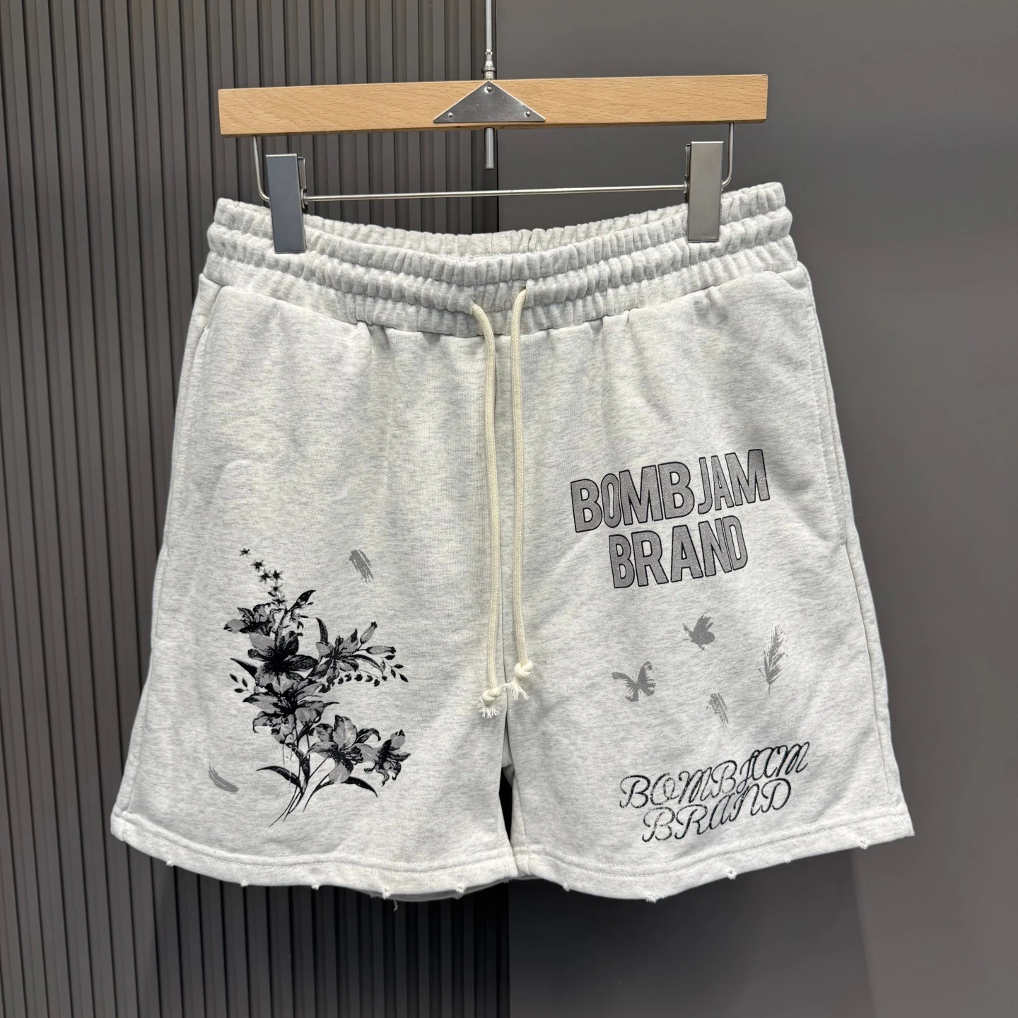 

Gray Splashed Ink Paint Flower Butterfly Graphic Short Pants Jorts Men Women Casual Broken Edge Drawstring Shorts Shortpants