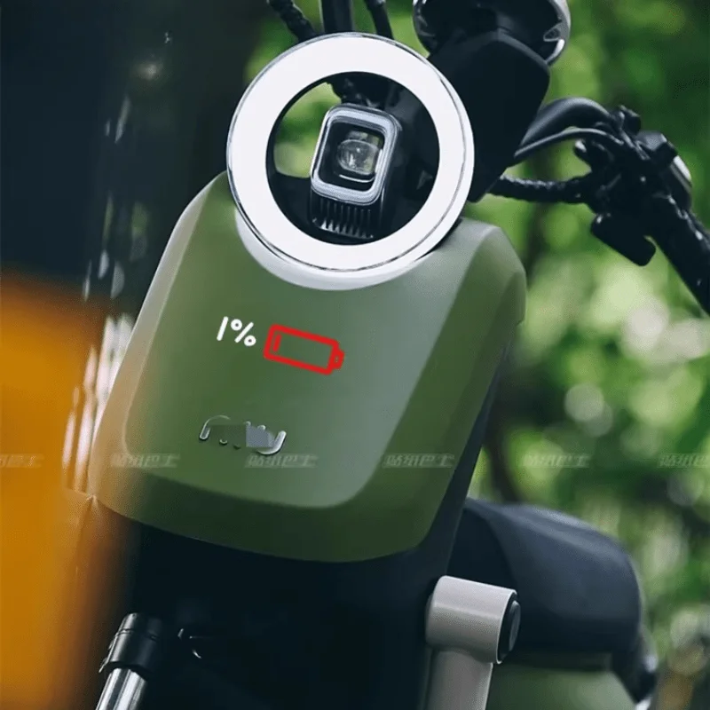 Humorous 1% Low Power Sticker, Waterproof Vinyl Creative Decal for Scooter, Motorcycle, Car Window & Bumper