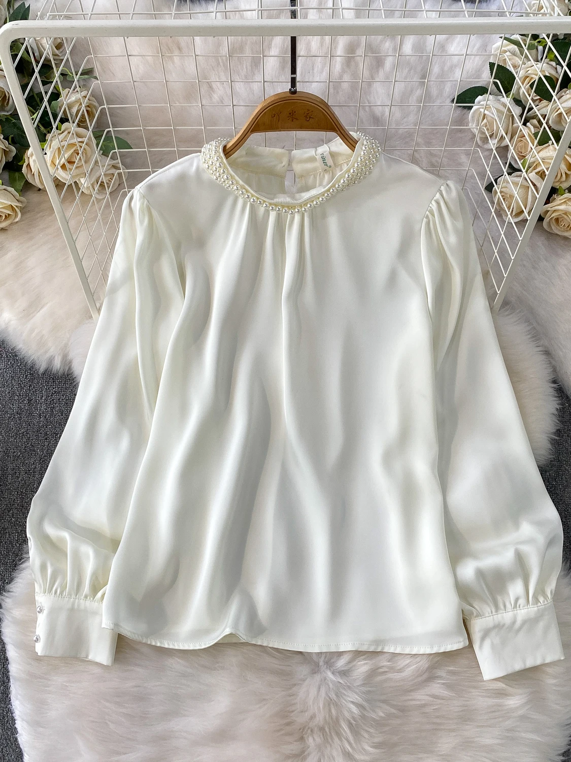 

Женский повседневный свободный топ с круглым вырезом и декоративными элементами, из шелковистой ткани, для весны и осени, премиум-класса, базовый слой