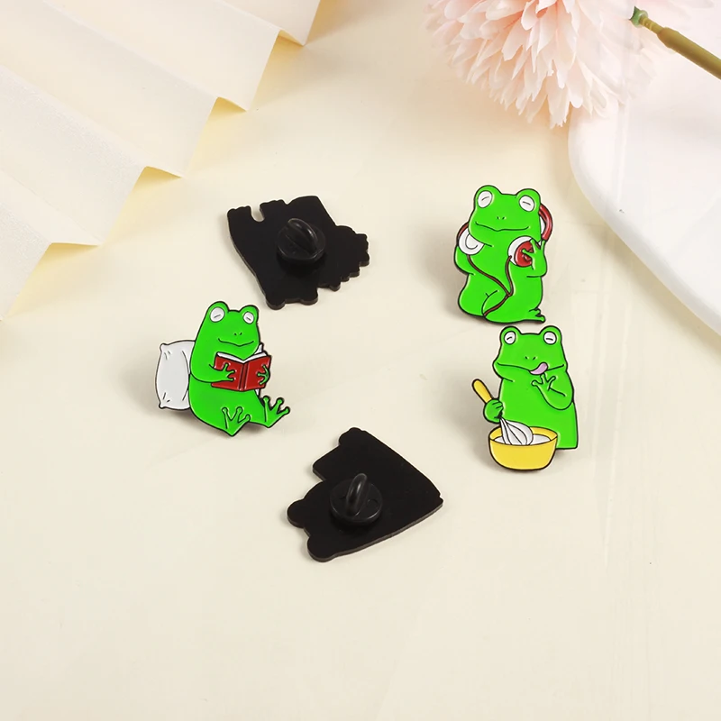 Slee Pinsg Froggy lucu hewan Pines Lapel lencana perhiasan untuk anak-anak brovace kartun katak Enamel bros membaca mendengarkan