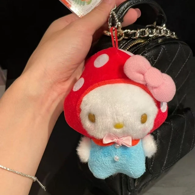 Uroczy pluszowy wisiorek z grzybkiem Hello Kitty, Sanrio, czerwony kapelusz, słodka lalka Kitty, kreatywny dodatek do plecaka, ozdoba do torby, prezent.