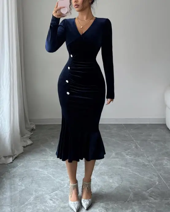 

Womens Dresses 2025 Autumn and Winter Elegant High-End V-Neck Long Sleeved Hip Skirt Dress Temperament Commuting Retro Dress