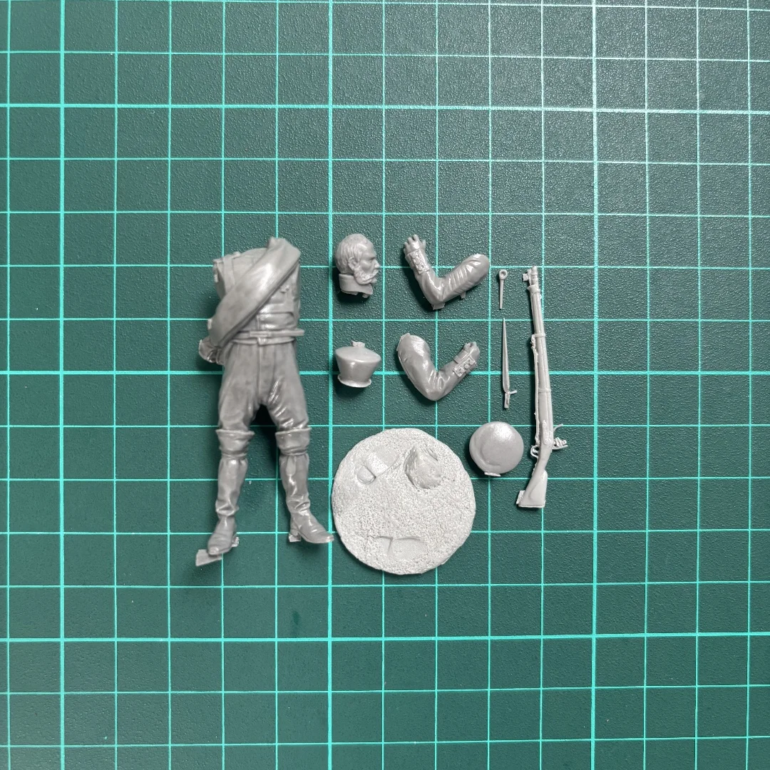 1/32 Resin Unpainted Model Kit, Caucasian Independent Army Noncommissioned Officer, unassembled and unpainted GK